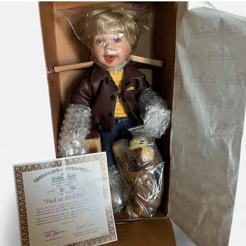 Ashton-Drake “Hail to the Chief” Doll Titus Tomescu Retired COA Marines NIB